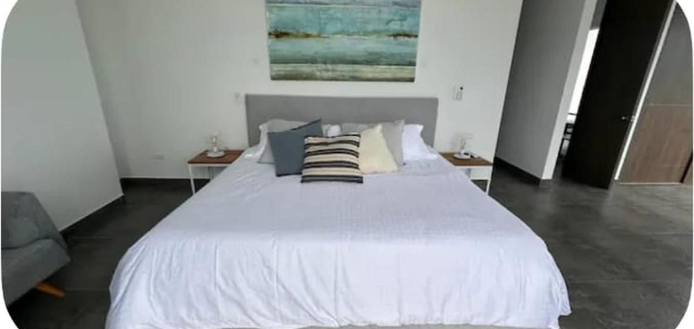 Apartamento Penthouse Luxury Con Vista Al Mar, Piscina Y Capacidad 12 Personas