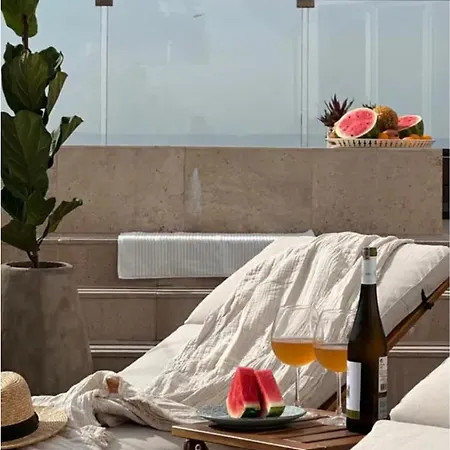 Apartamento Penthouse Luxury Con Vista Al Mar, Piscina Y Capacidad 12 Personas